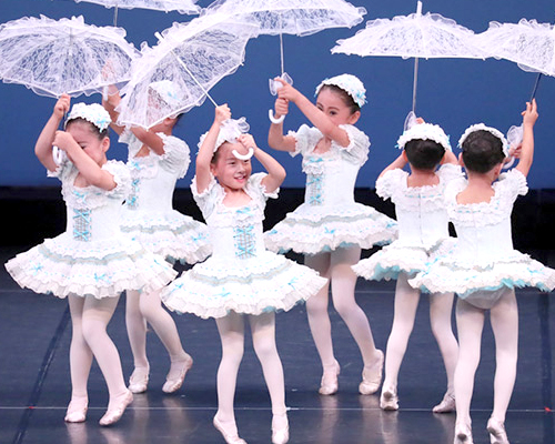 自由が丘「Ayumi Ballet Studio」の子供クラス